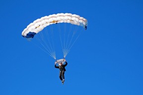 九游体育-Scout意外战胜德国队，持续失利引爆全场！赛场气氛高涨